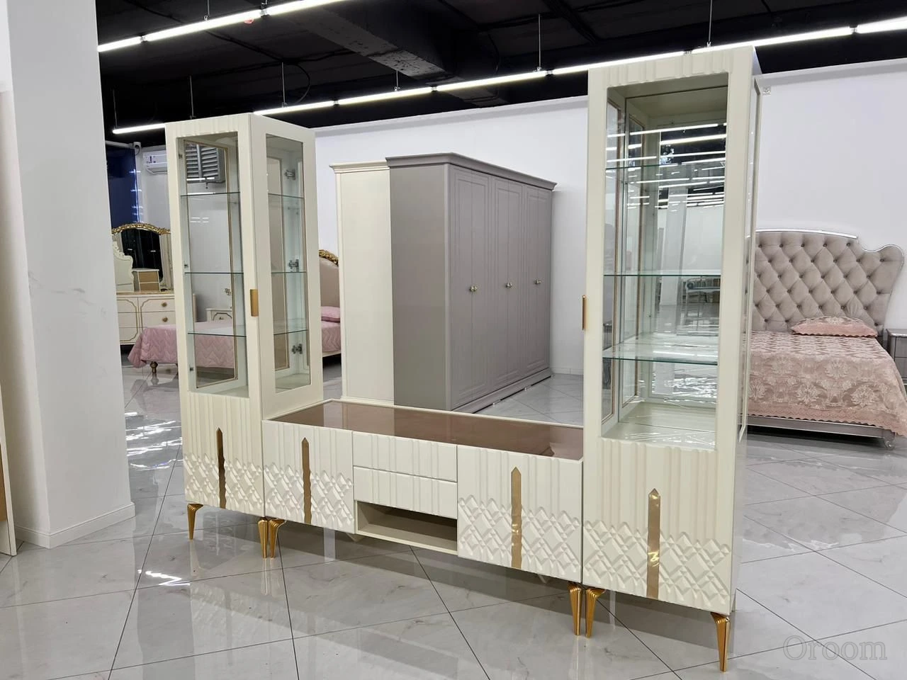 Тв-группа Рианна слоновая кость